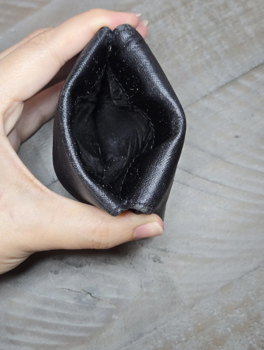 Prada Saffiano Trifold Wallet, Men's Or Women's - Picture 12 of 13